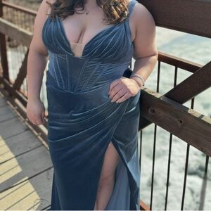 Elegant Blue Velvet Evening Gown - Sleeveless V-Neck with Thigh Slit